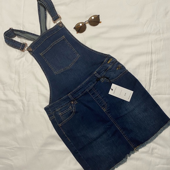 Skirt - Picture 2 of 3